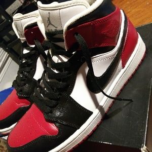 COPY - Air Jordan 1 Custom painted (Bred Toe)